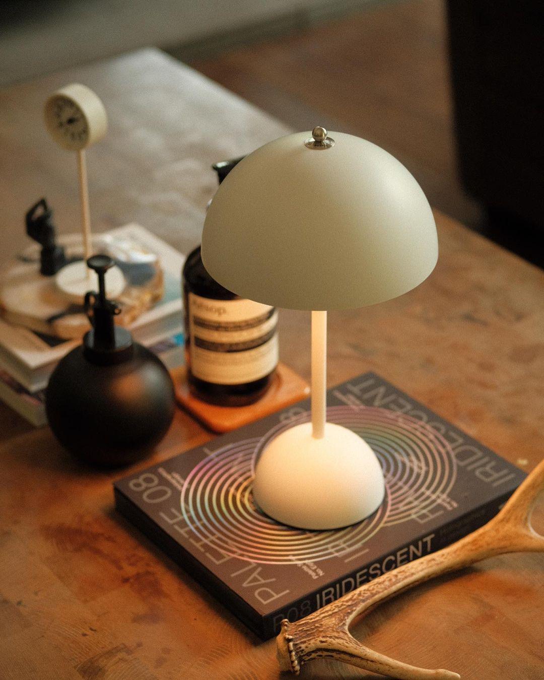 Flowerpot VP9 Portable Table Lamp