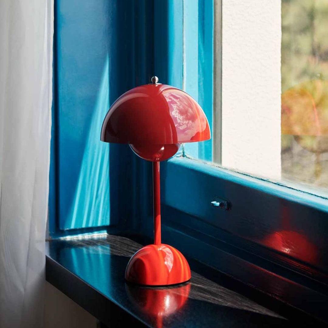 Flowerpot VP9 Portable Table Lamp