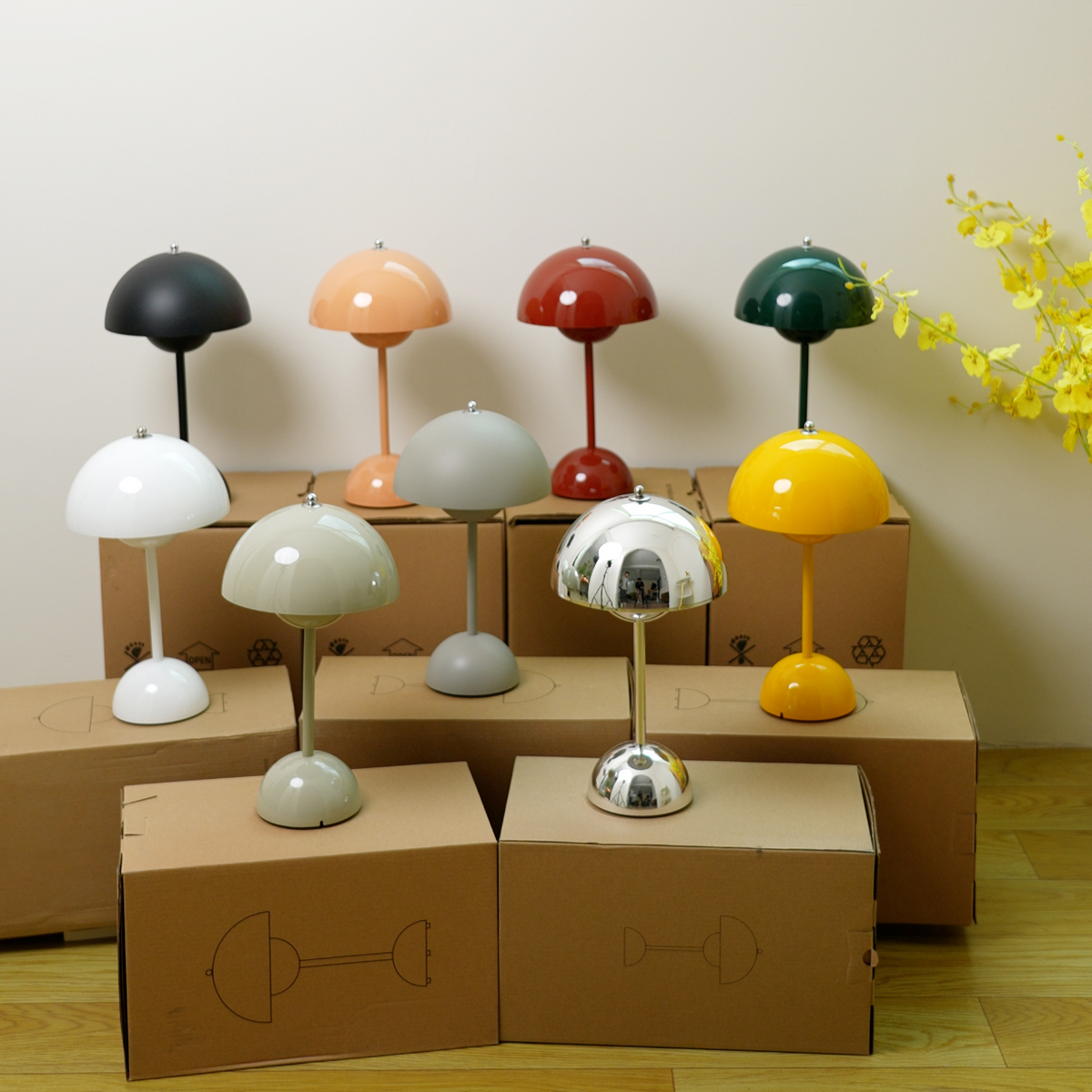 Flowerpot VP9 Portable Table Lamp