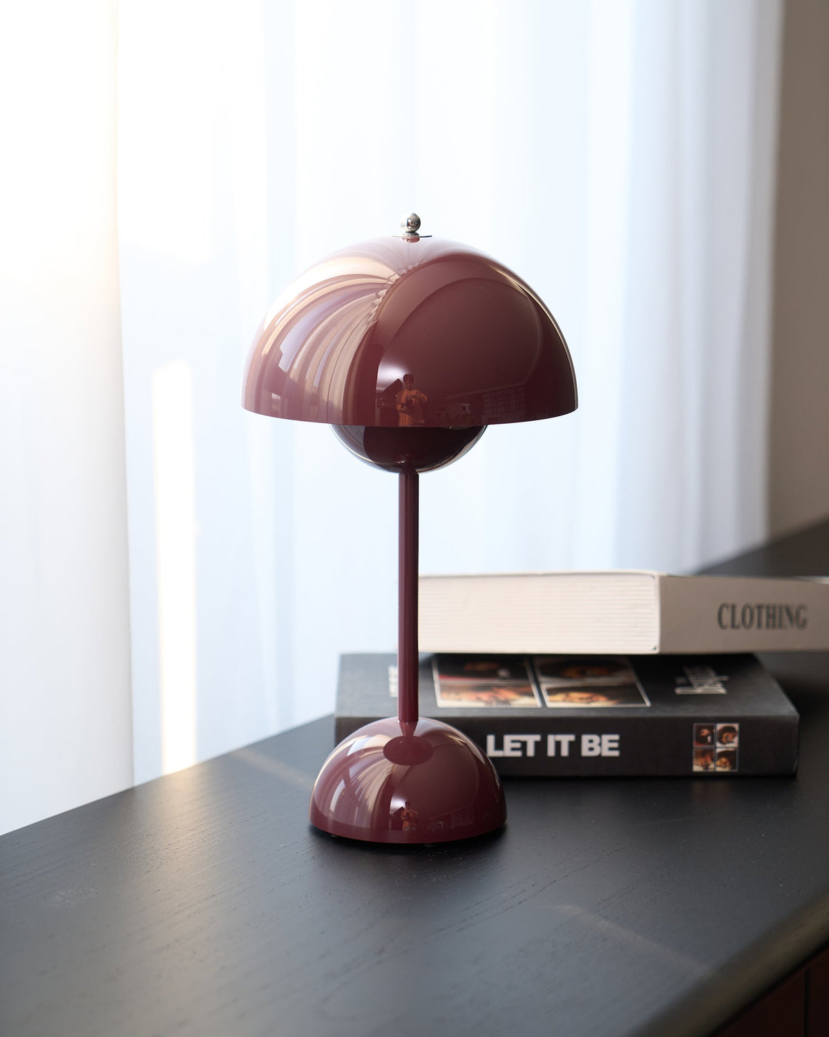 Flowerpot VP9 Portable Table Lamp