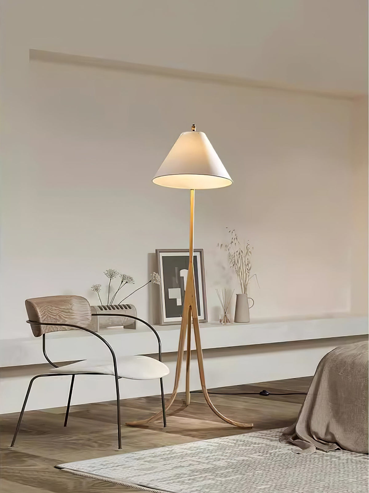 Orellis Curved Wood Floor Lamp