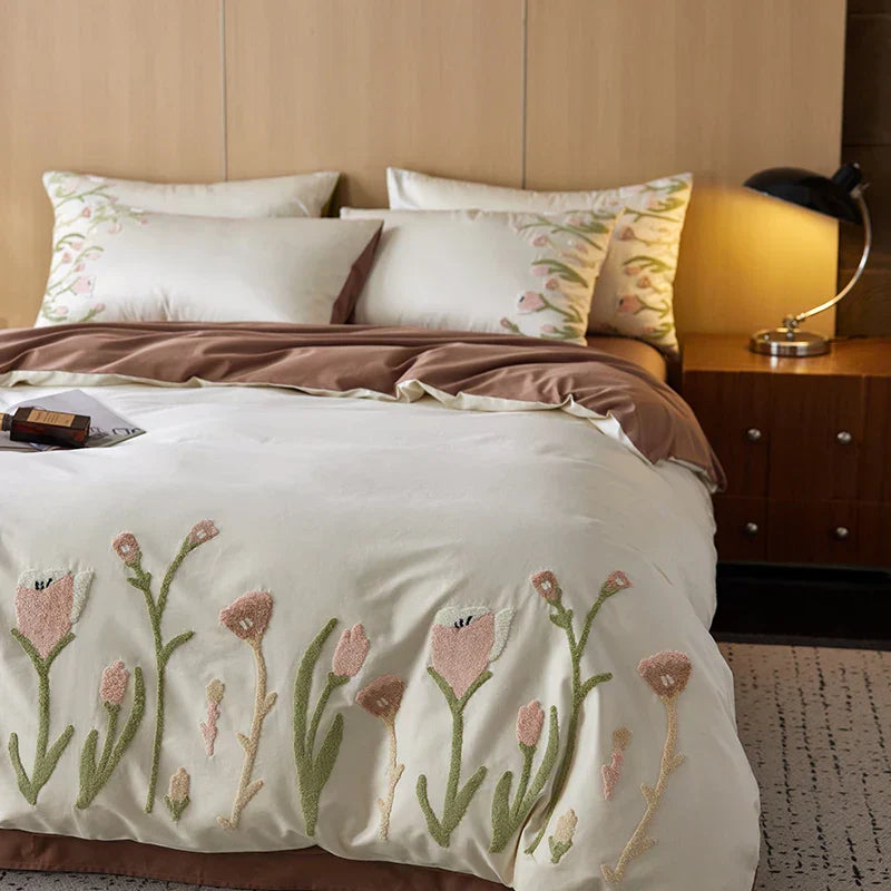 DecorBites™ 4-Piece Egyptian Cotton Tulip Towel Embroidery Bedding Set
