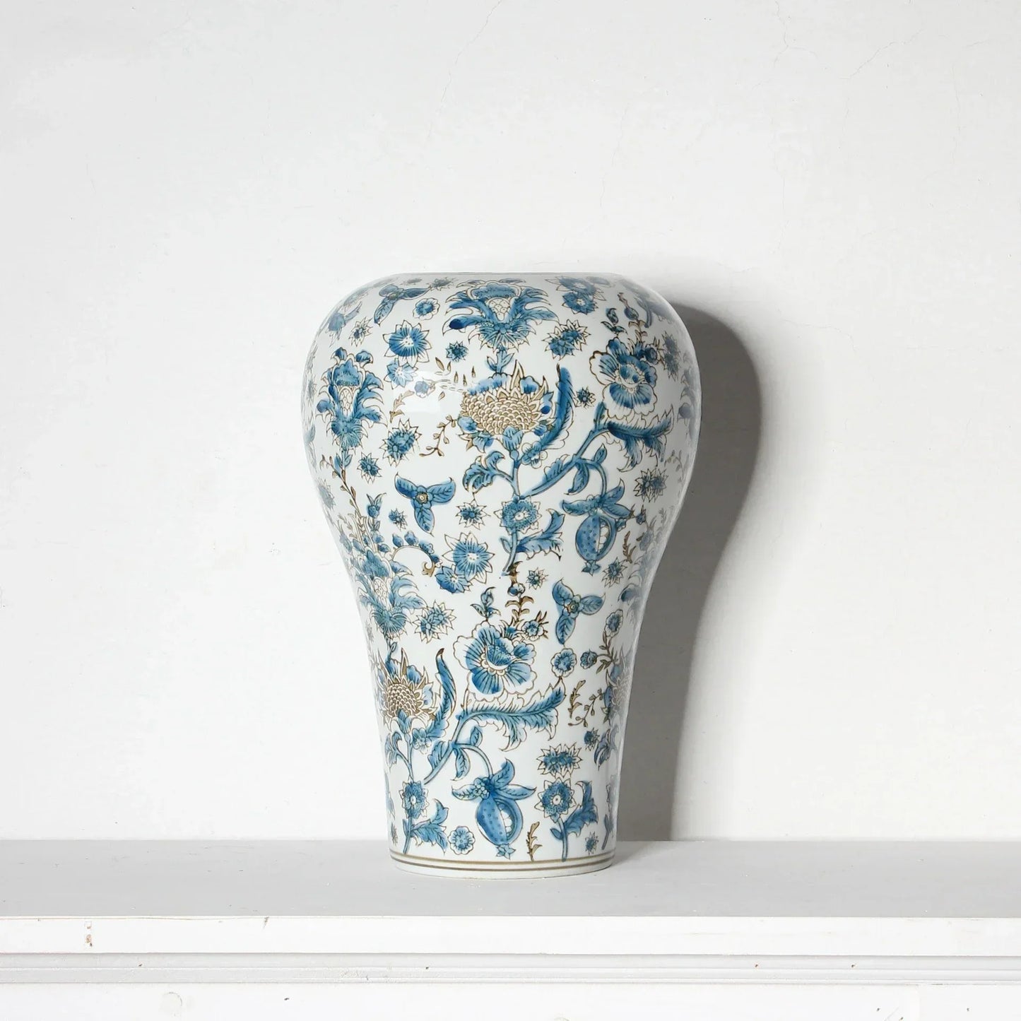 DecorBites™ Blue and White Porcelain Ceramic Vase Chinese Retro Style Home Decoration Flowerpot