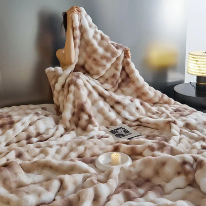 DecorBites™ Cozy Fleece Throws - Soft Plaid Blankets for Warmth and Comfort