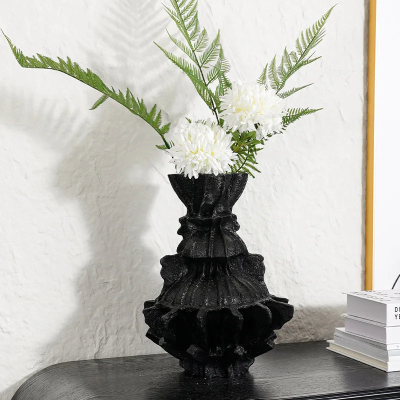 DecorBites™ Abstract Pleated Gear Resin Flower Vase - Home Decoration & Arrangement