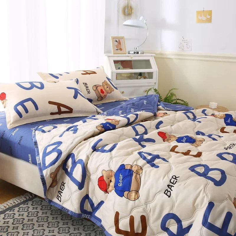 DecorBites™ Bear Quilt & Pillowcase Set - Soft & Breathable Summer Bedding