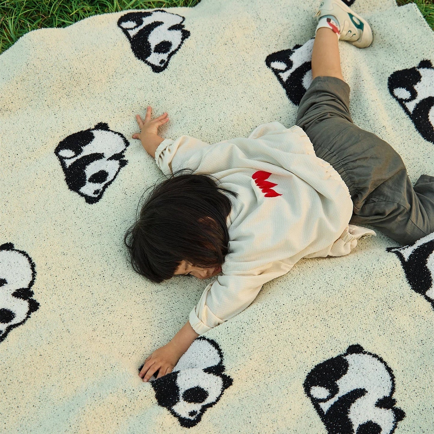 DecorBites™ Kawaii Panda Jacquard Throw Blanket