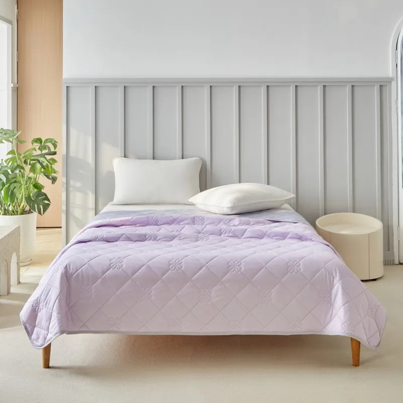 DecorBites™ Cool Summer Blanket: Lightweight Soft Ice Cooling Comforter for Hot Sleepers