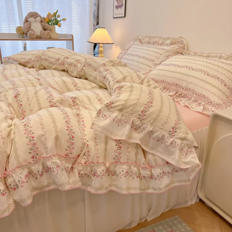 DecorBites™ Lace Bedding Set: Printed Design, Single Queen Size, Cozy Quilt Cover, Fitted Sheet, 2 Pillowcases
