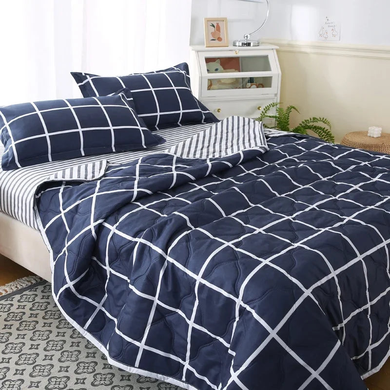 DecorBites™ Bear Quilt & Pillowcase Set - Soft & Breathable Summer Bedding