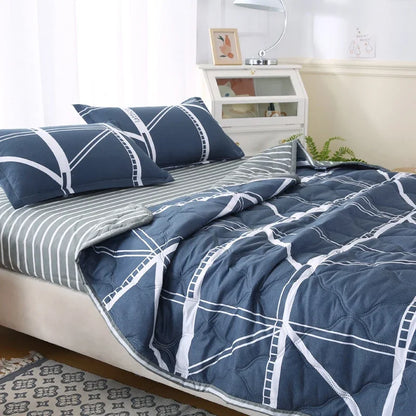 DecorBites™ Bear Quilt & Pillowcase Set - Soft & Breathable Summer Bedding