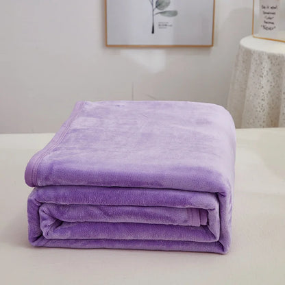 DecorBites™ Cozy Checkered Fleece Blanket for All Seasons