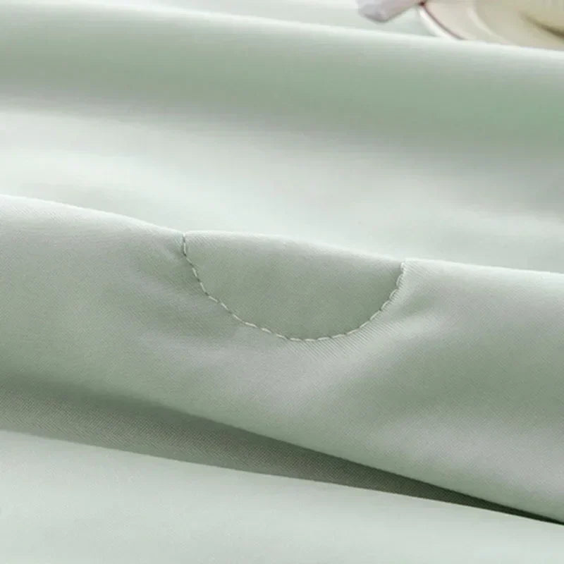 DecorBites™ Cooling Quilt: Soft, Comfortable Queen Blanket for Summer Heat, Unique Cold Fiber Technology