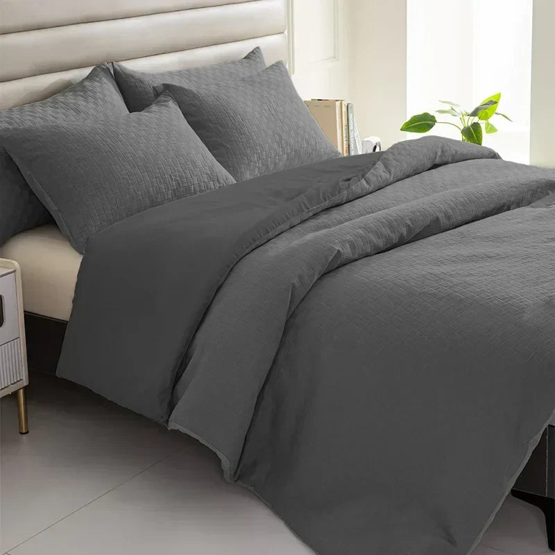 DecorBites™ Comforter and Pillowcase Quilt Set: Soft, Breathable, and Durable for Queen Bed