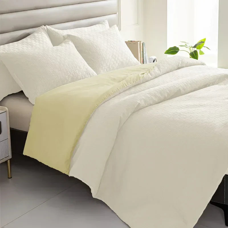 DecorBites™ Comforter and Pillowcase Quilt Set: Soft, Breathable, and Durable for Queen Bed