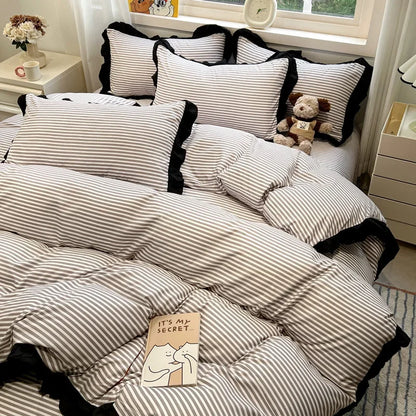 DecorBites™ Black White Printed Bed Skirt Bedding Set - Cozy Skin Friendly Linens