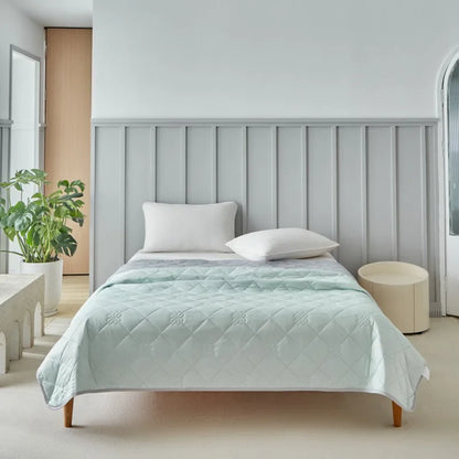 DecorBites™ Cool Summer Blanket: Lightweight Soft Ice Cooling Comforter for Hot Sleepers