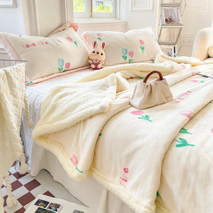 DecorBites™ Cartoon Print Cozy Blanket - Milk Velvet & Cashmere - Winter/Spring Duvet Cover
