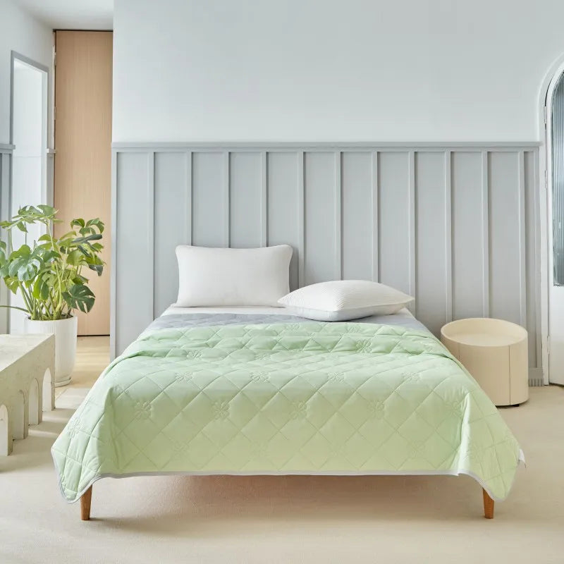 DecorBites™ Cool Summer Blanket: Lightweight Soft Ice Cooling Comforter for Hot Sleepers