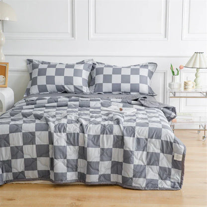 DecorBites™ Daisy Print Quilted Summer Quilt Set in Soft Breathable Fabric
