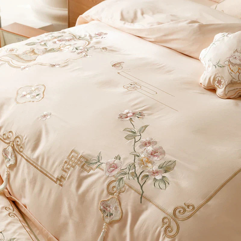 DecorBites™ Luxe Flowers Embroidery 1000TC Egyptian Cotton Bedding Set with 2 Pillowcases