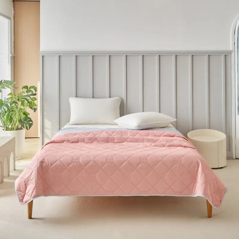DecorBites™ Cool Summer Blanket: Lightweight Soft Ice Cooling Comforter for Hot Sleepers