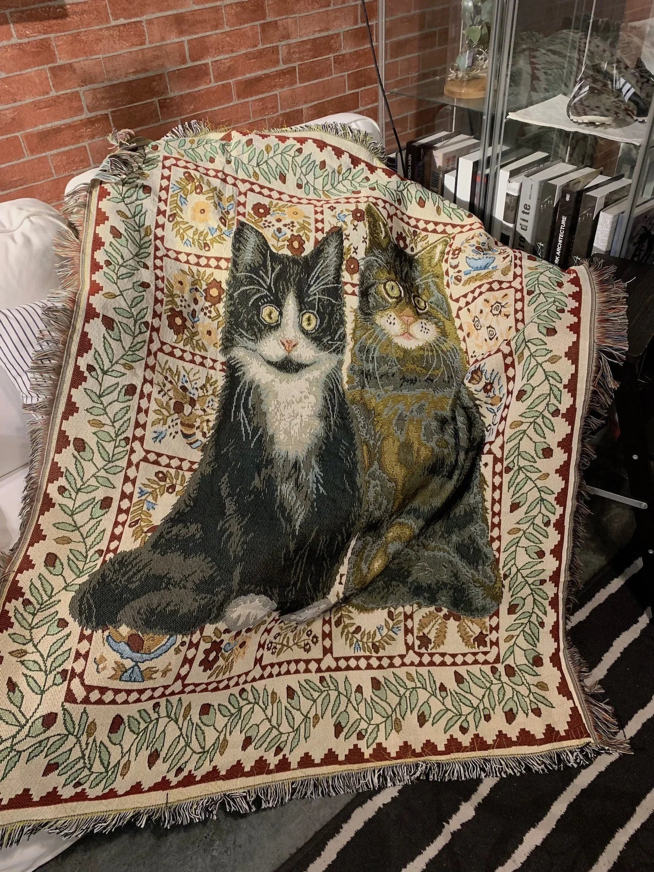 DecorBites™ Cat Oil Painting Blanket - Cozy Home Decor Throw & Bed Cover