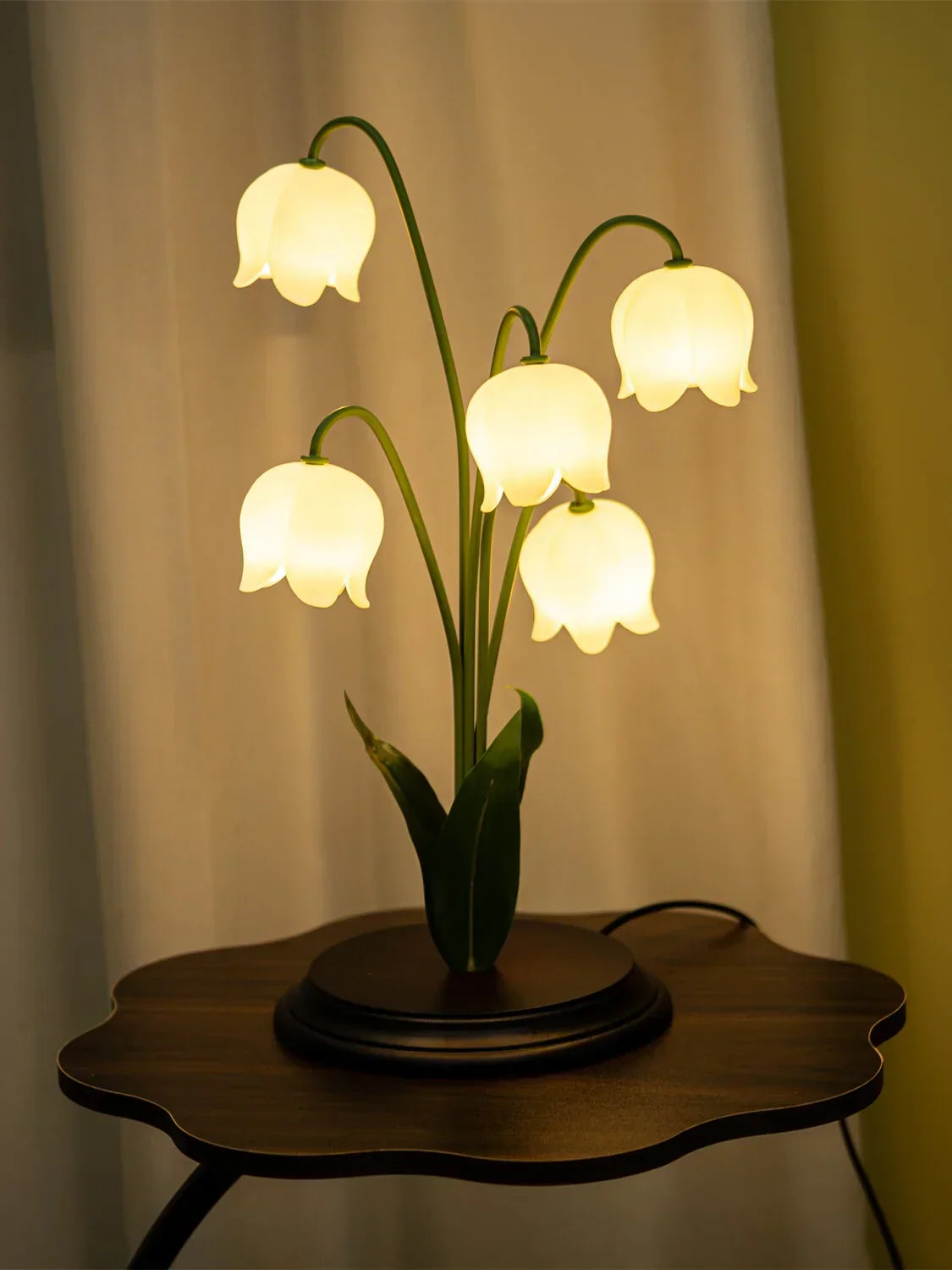 DecorBites™ LED Flower Table Lamp - Decorative Desk Light for Bedroom, Living Room, Study