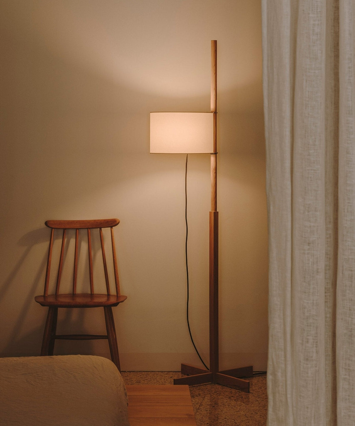 TMM Wood Floor Lamp