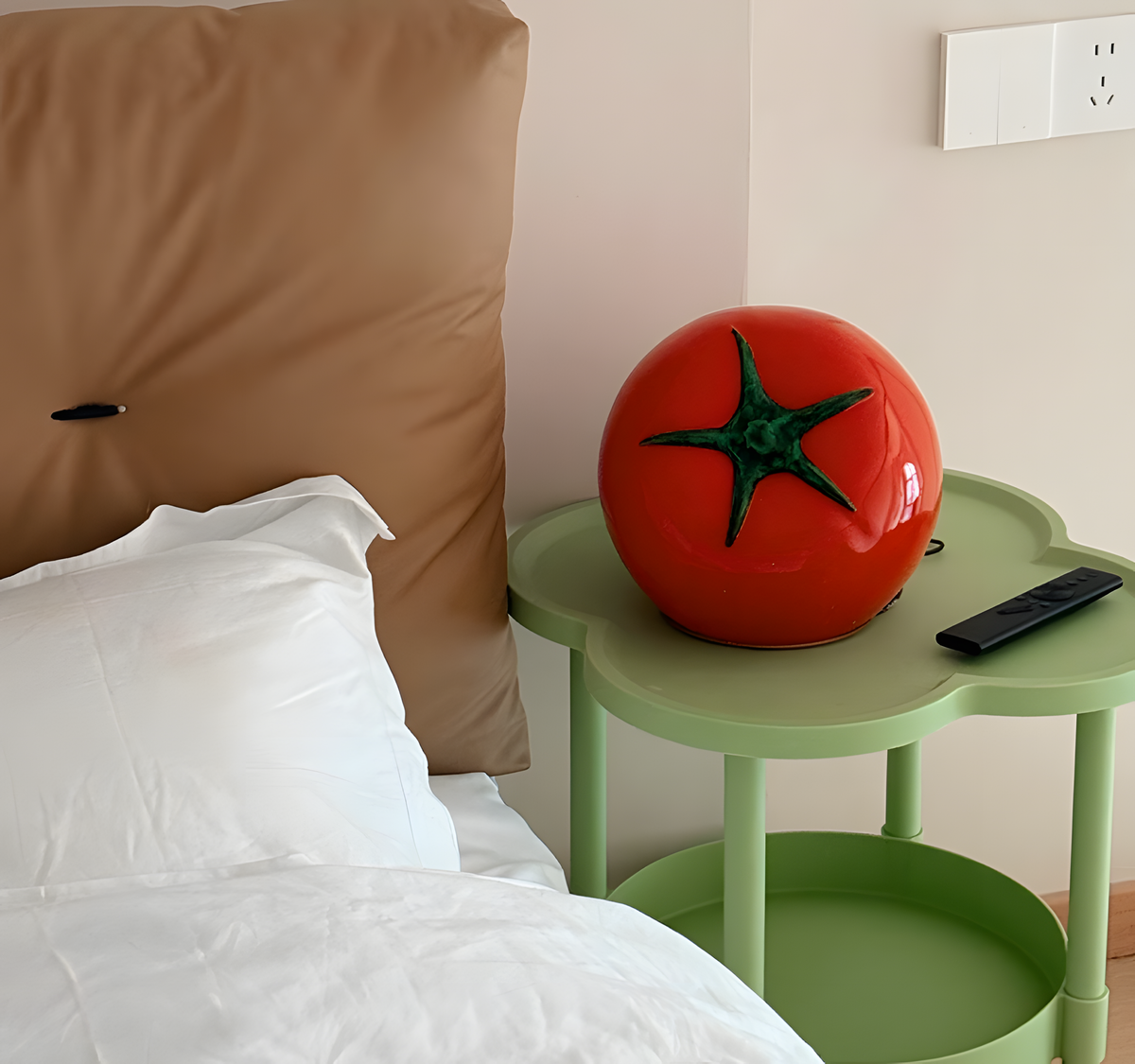 Tomato Glass Table Lamp