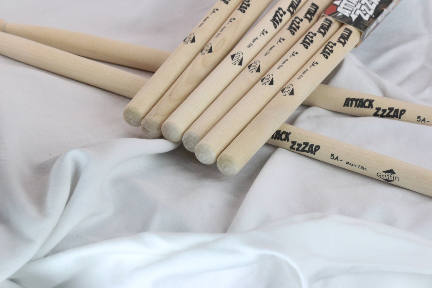 GRIFFIN Attack Zzzap Drum Sticks - 4 Pairs of Select Elite Maple Wood Size 5A - Premium Balanced, Level and Straight - Drummers Percussion Classic Pure Grit Uncoated, Raw Wood Drumming Sticks