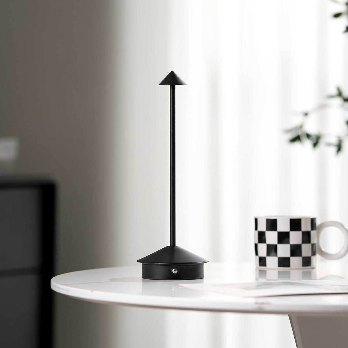 Pina Wireless Task Lamp