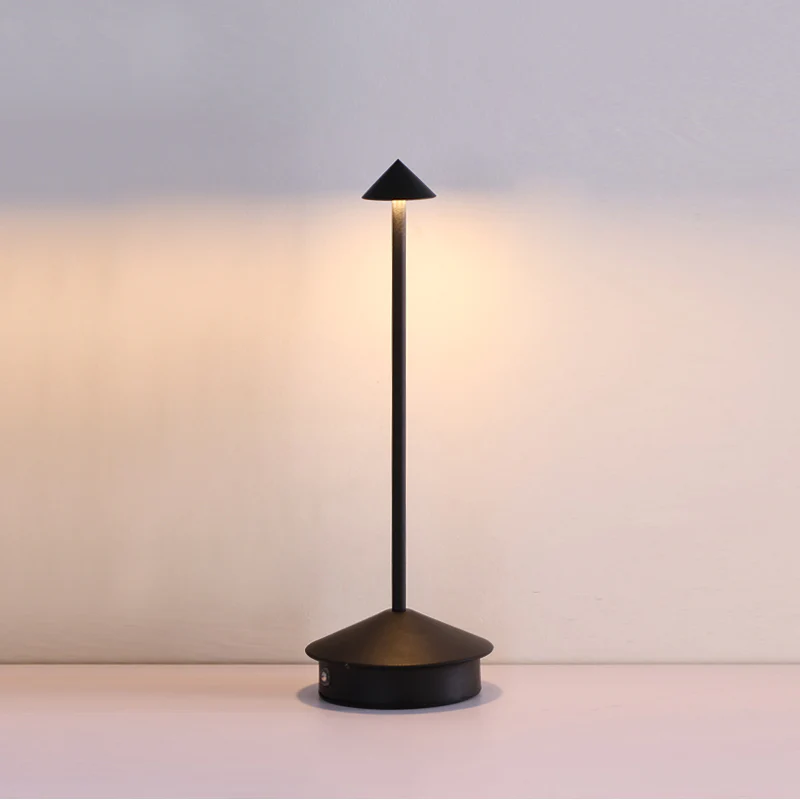 Pina Wireless Task Lamp