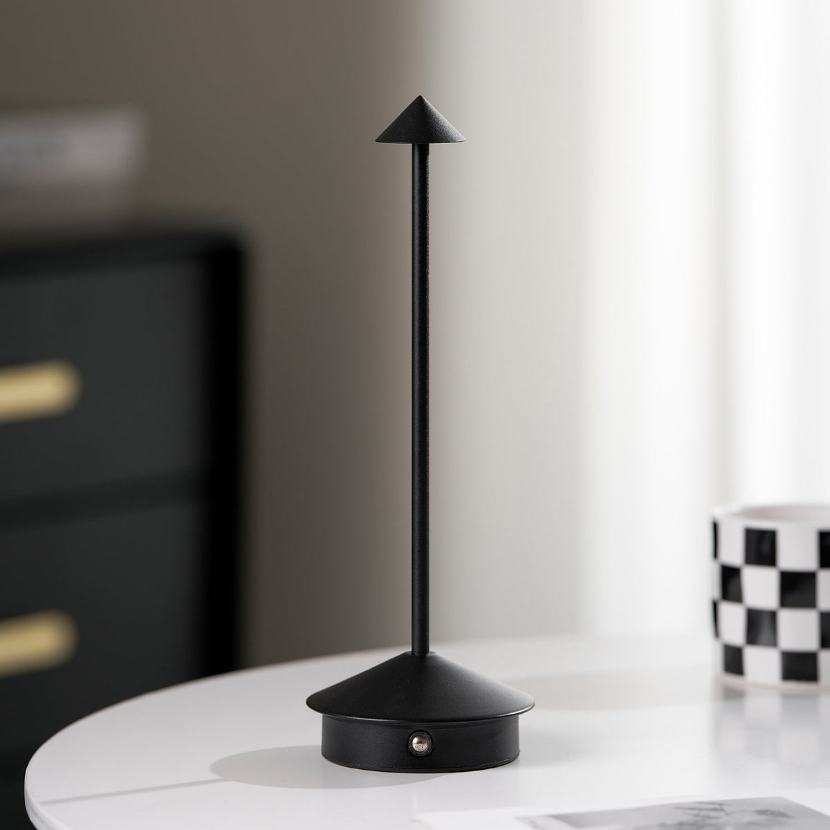 Pina Wireless Task Lamp