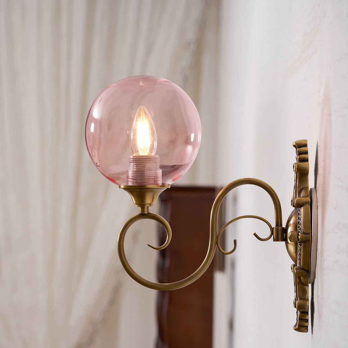 Vintarose Wall Lamp
