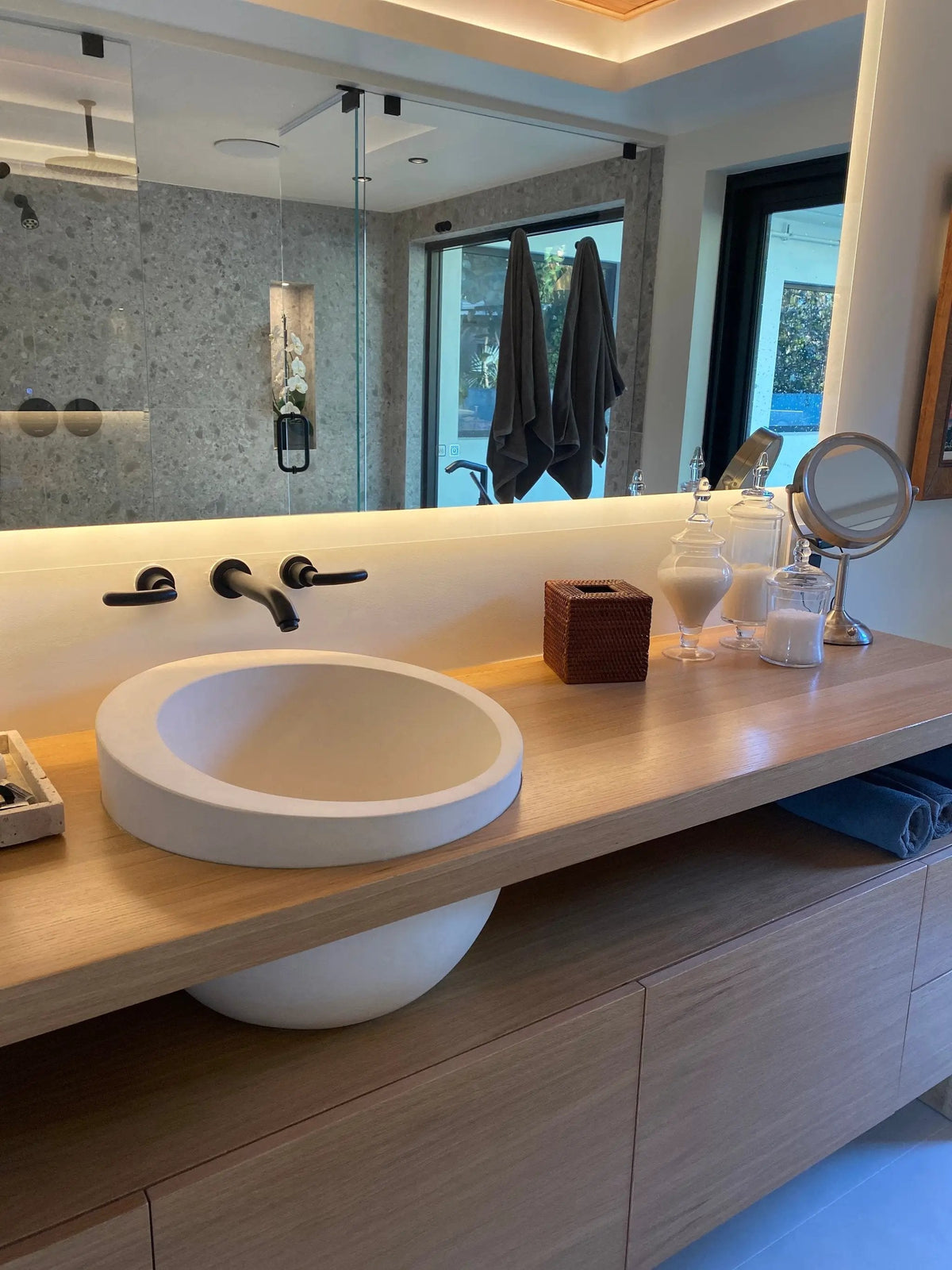 White Fossil Limestone Circular Vessel Sink Handcrafted For Bathroom