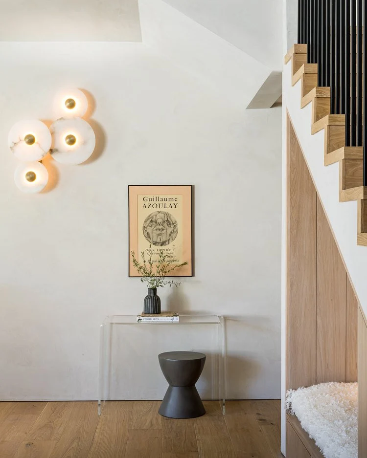 Median Alabaster Wall Sconce