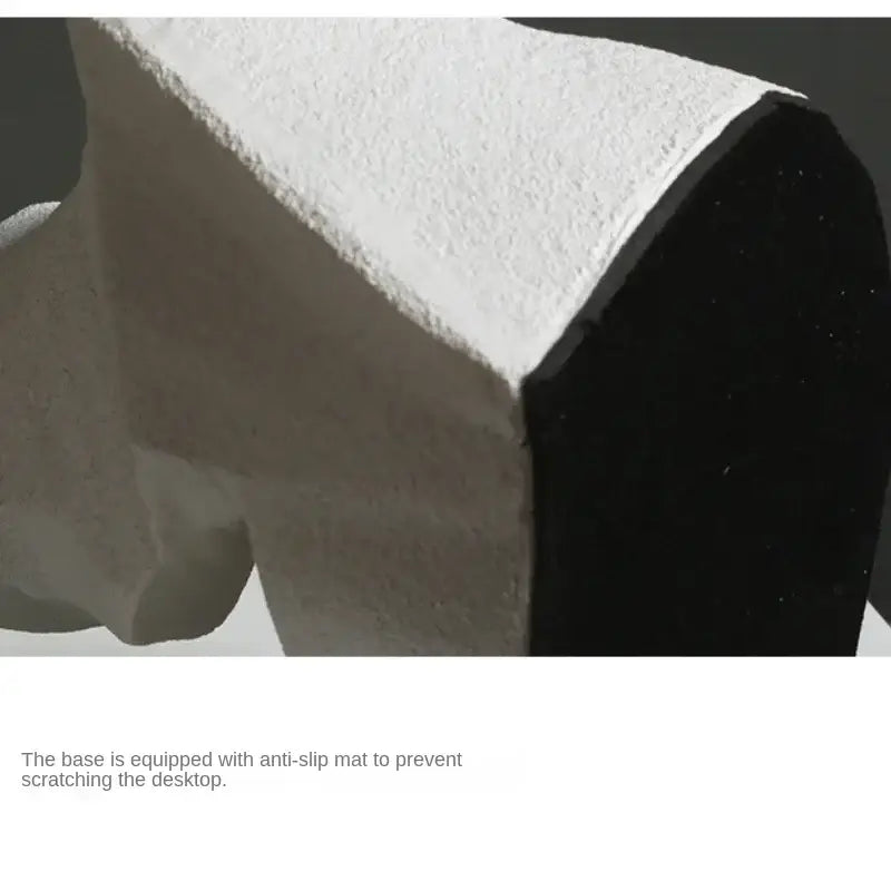 Abstract black & white resin decoration geometric living room sculpture