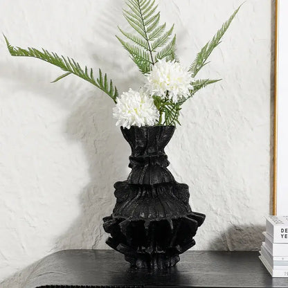 Abstract pleated gear black resin vase living room decor flower holder