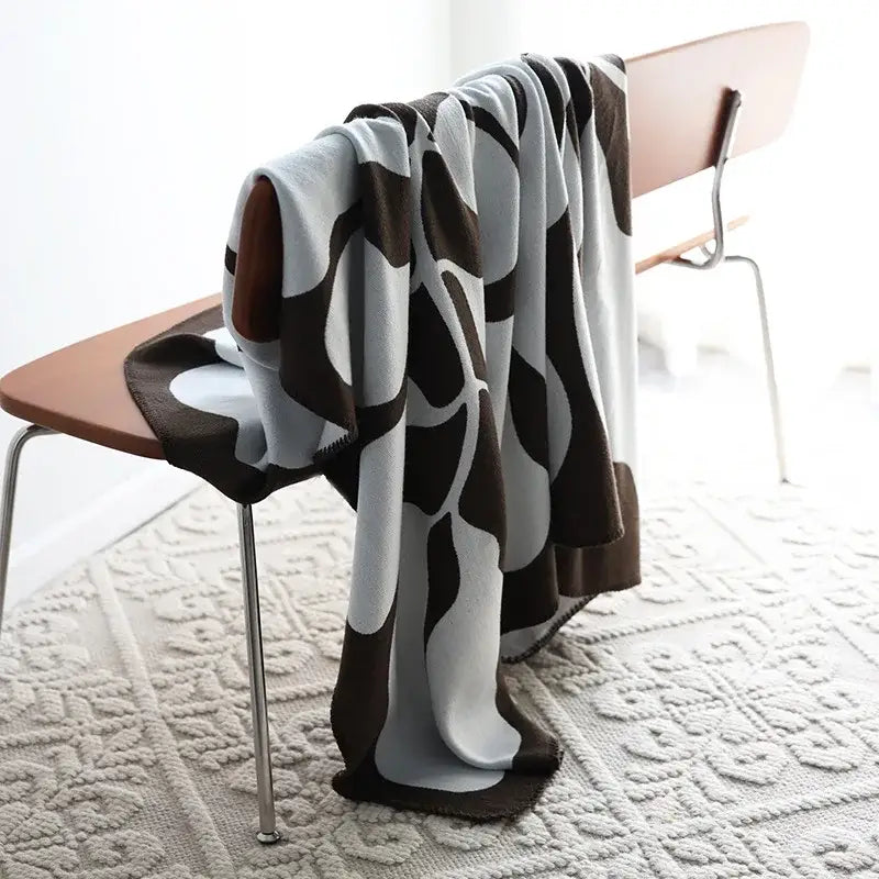 Abstract wavy jacquard imitation cashmere throw blanket living room