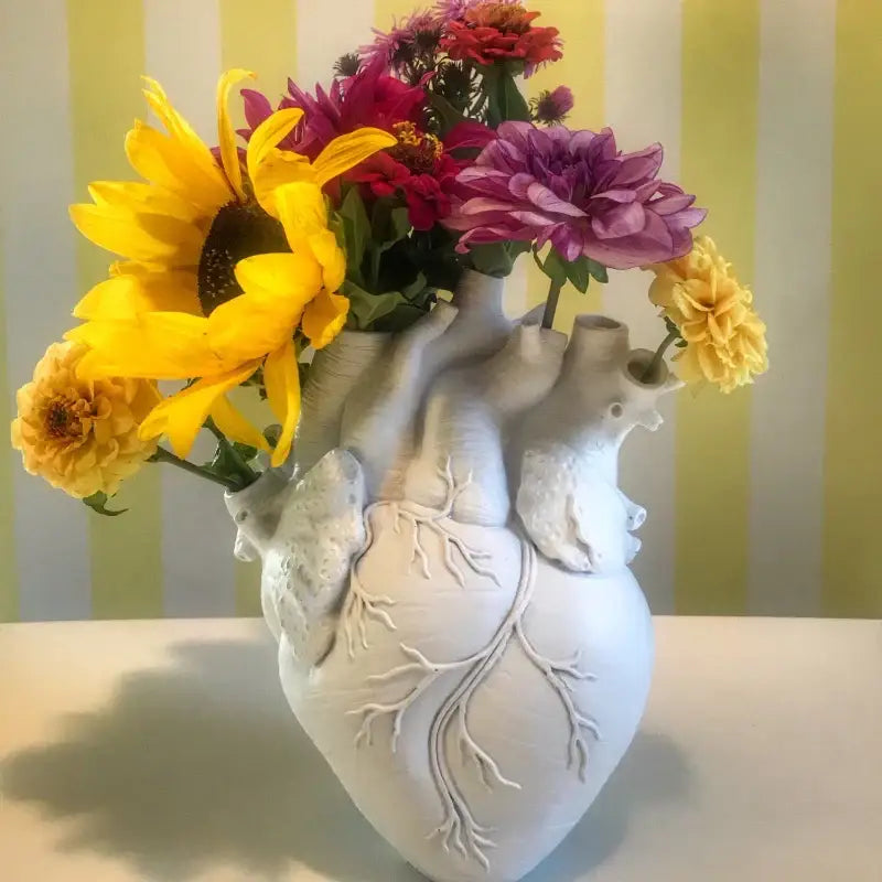 Anatomical white ceramic heart shape vase living room decor
