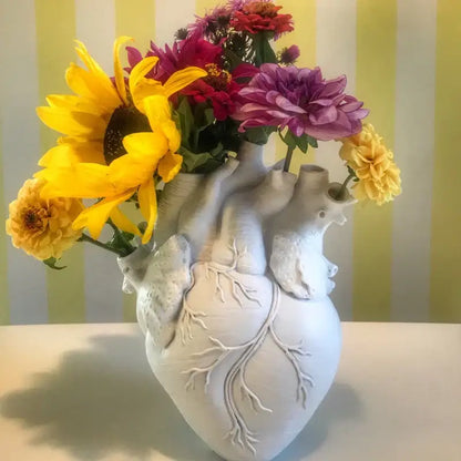 Anatomical white ceramic heart shape vase living room decor