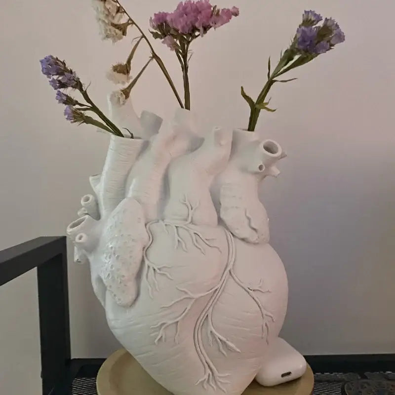 Anatomical white ceramic heart shape vase living room decor