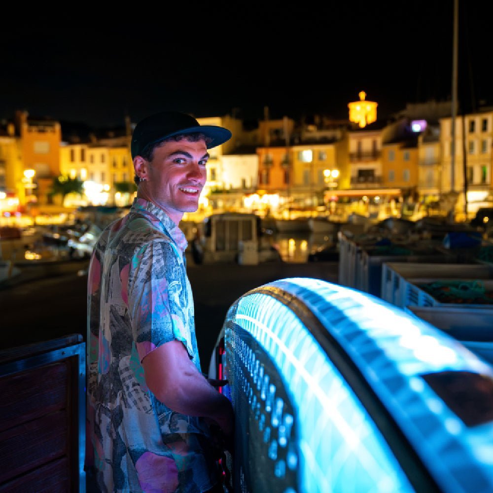 Aqua Marina Glow All Around ISUP With Ambient Light System And Safety Leash, 10FT [BT-24GL] (SAK48269)