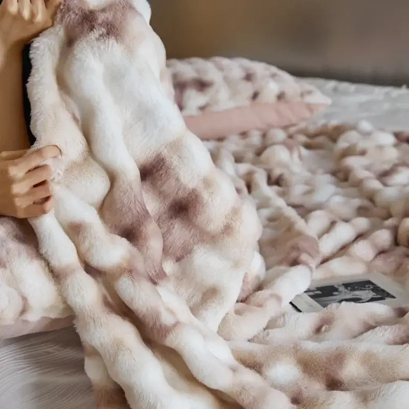 Beige & brown faux fur cozy fleece blanket bedroom throw