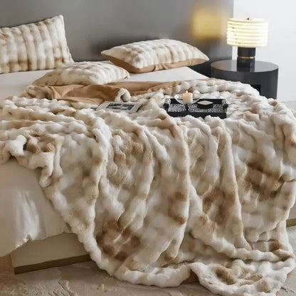 Beige & brown faux fur cozy fleece blanket bedroom throw