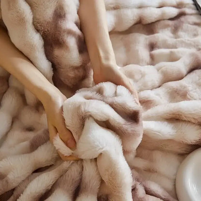 Beige & brown faux fur cozy fleece blanket bedroom throw