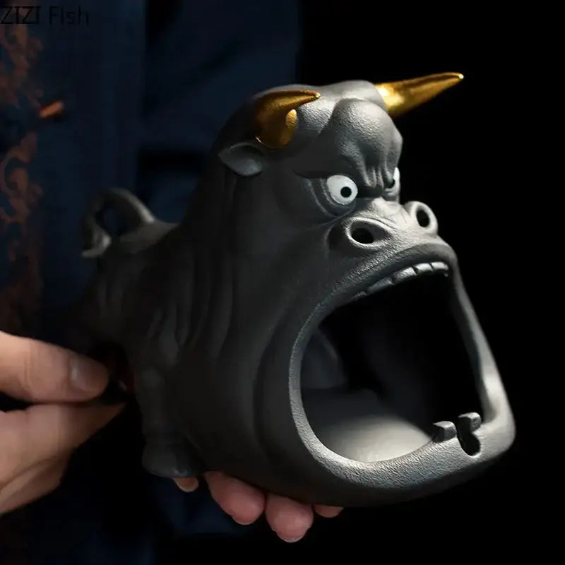 Black and gold ceramic bull ashtray living room cartoon cow decor