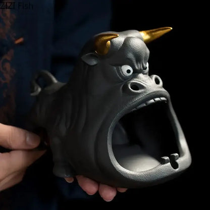 Black and gold ceramic bull ashtray living room cartoon cow decor
