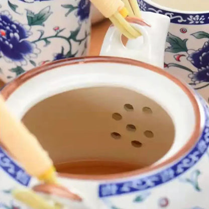 Blue and white porcelain teapot and cup set for dining room